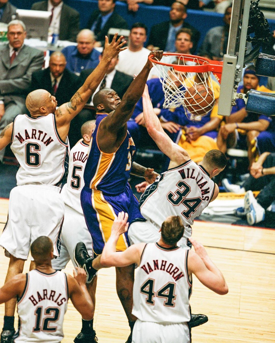 要归功于希 要归功于希