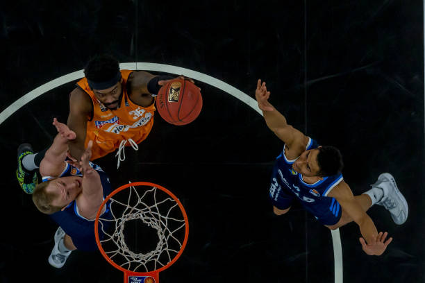 赚2亿美元 赚2亿美元